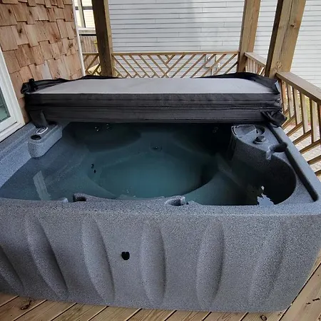 8018 Beach Rd, Semi-Oceanfront, Pool/Hot Tub Nags Head Exterior photo