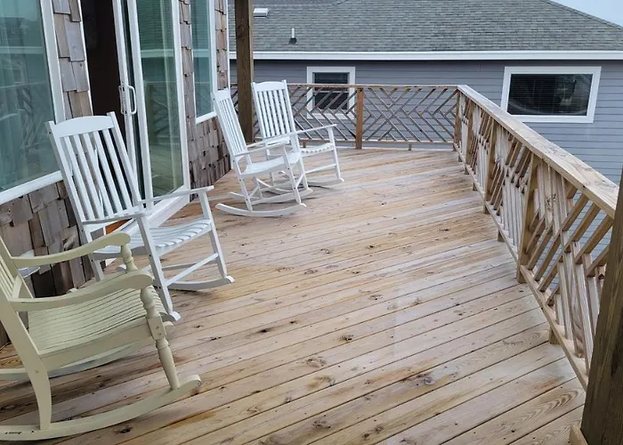 8018 Beach Rd, Semi-Oceanfront, Pool/Hot Tub