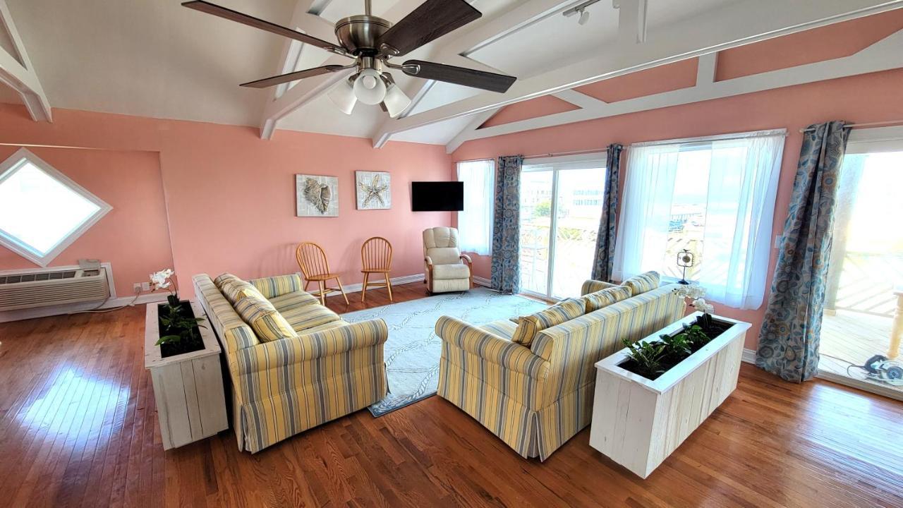 8018 Rd, Semi-oceanfront, Pool/hot Tub Holiday home Nags Head