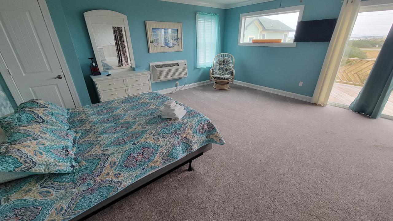 8018 Rd, Semi-oceanfront, Pool/hot Tub Holiday home Nags Head
