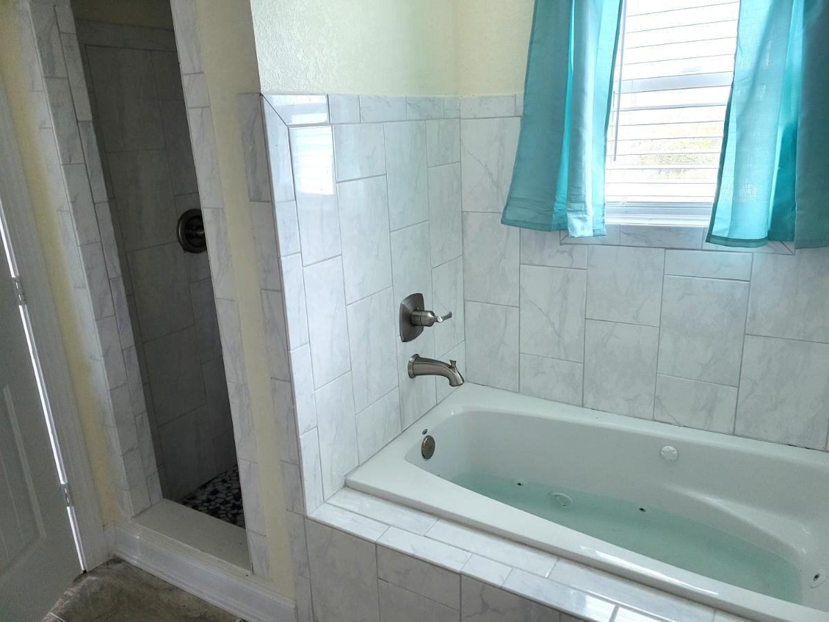 8018 Rd, Semi-oceanfront, Pool/hot Tub Hébergement de vacances Nags Head