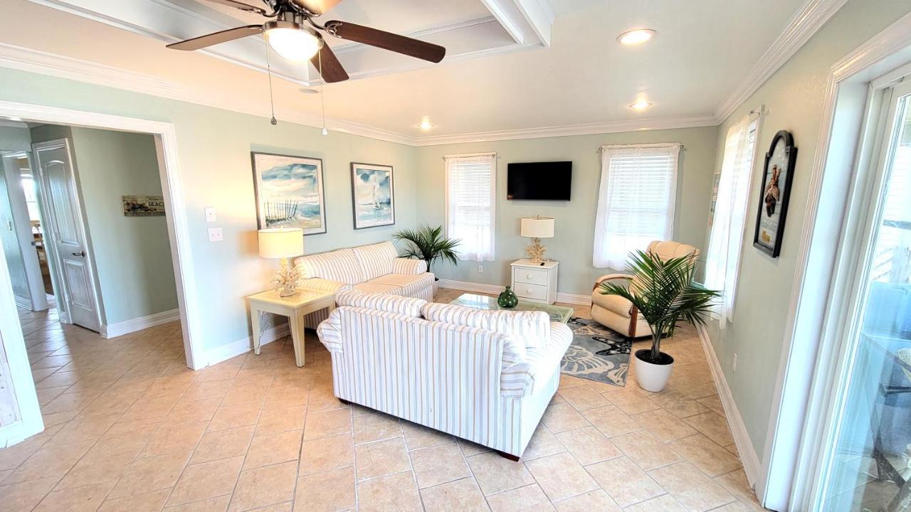 8018 Rd, Semi-oceanfront, Pool/hot Tub Nags Head